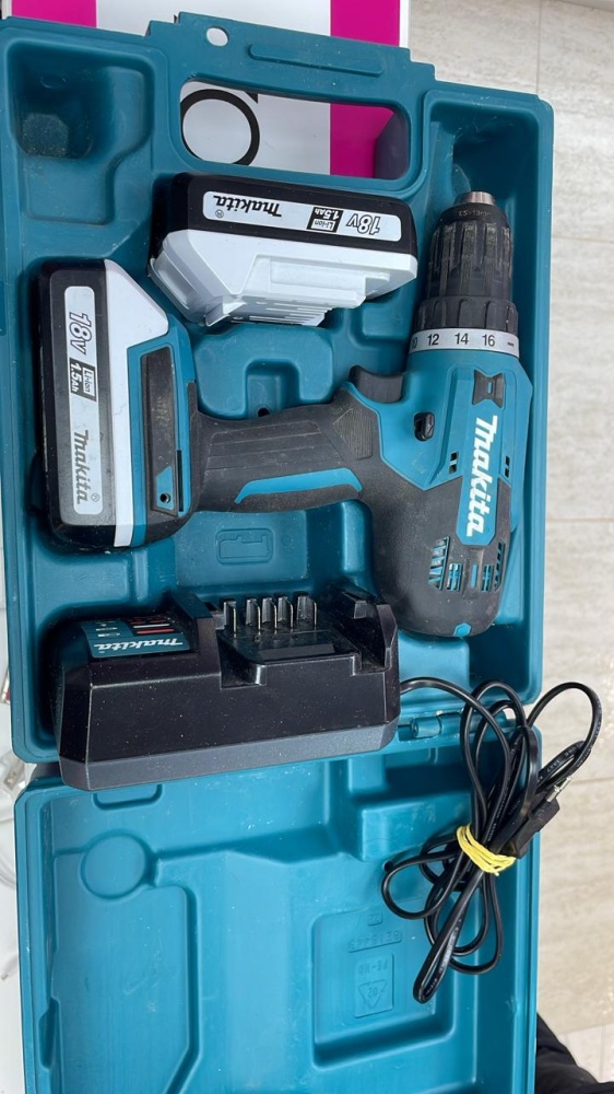 Шуруповерт Makita DF488D