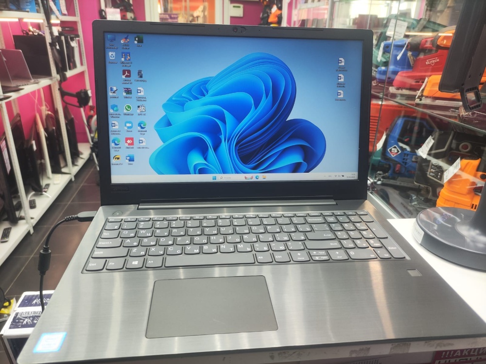 Ноутбук Lenovo V330-15IKB