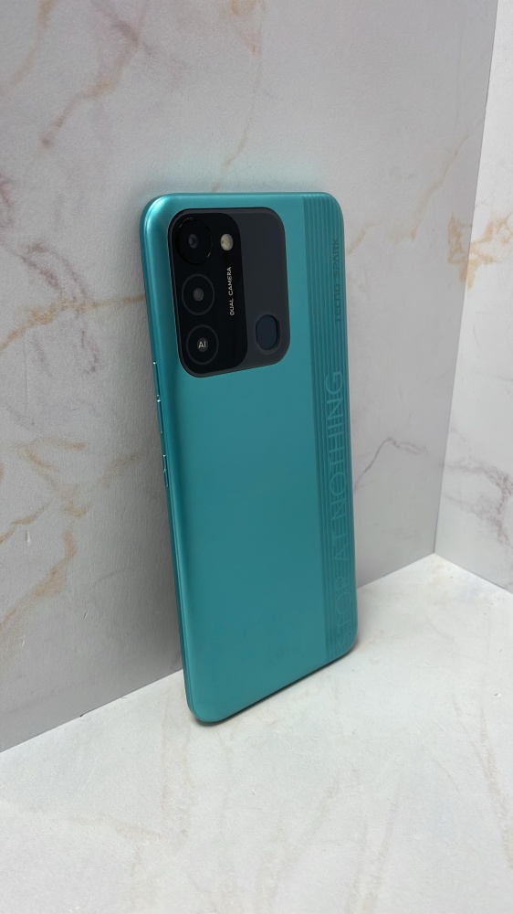 Мобильный телефон Tecno Spark 8c 4/64