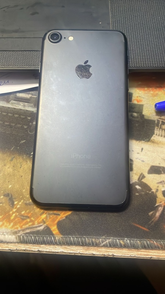 Смартфон iPhone 7 32Gb