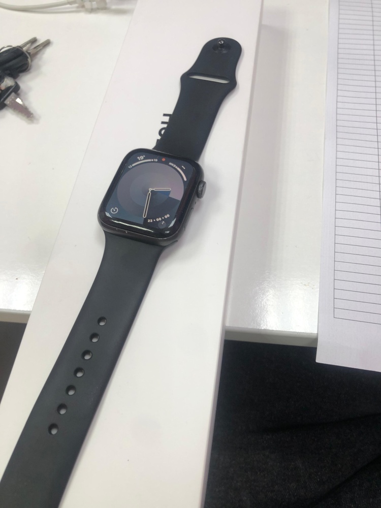 Часы Apple Watch SE