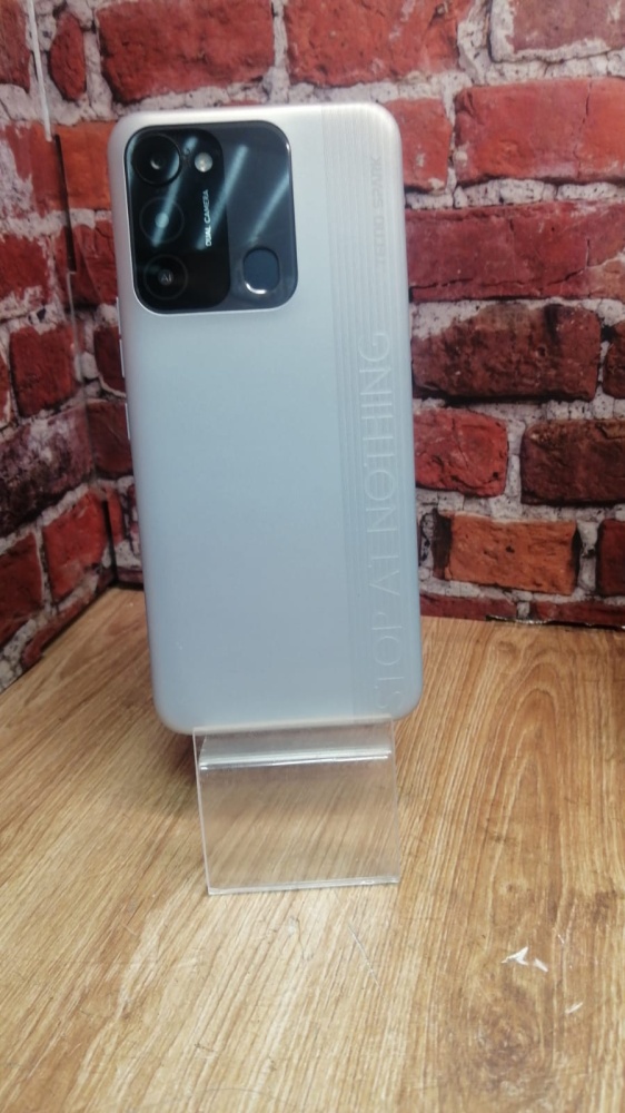 Мобильный телефон Tecno spark 8c  4\64