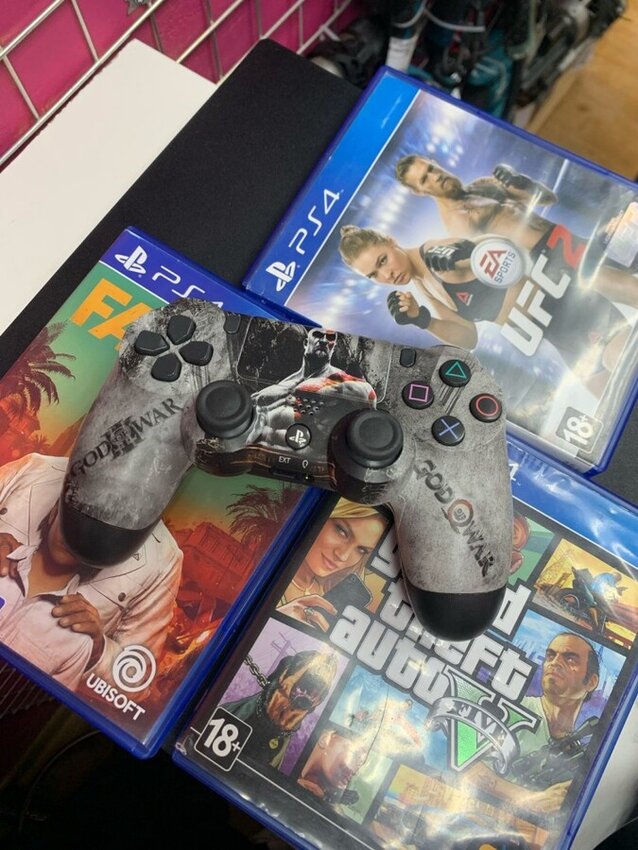 Игровая приставка Sony PlayStation 4 PRO