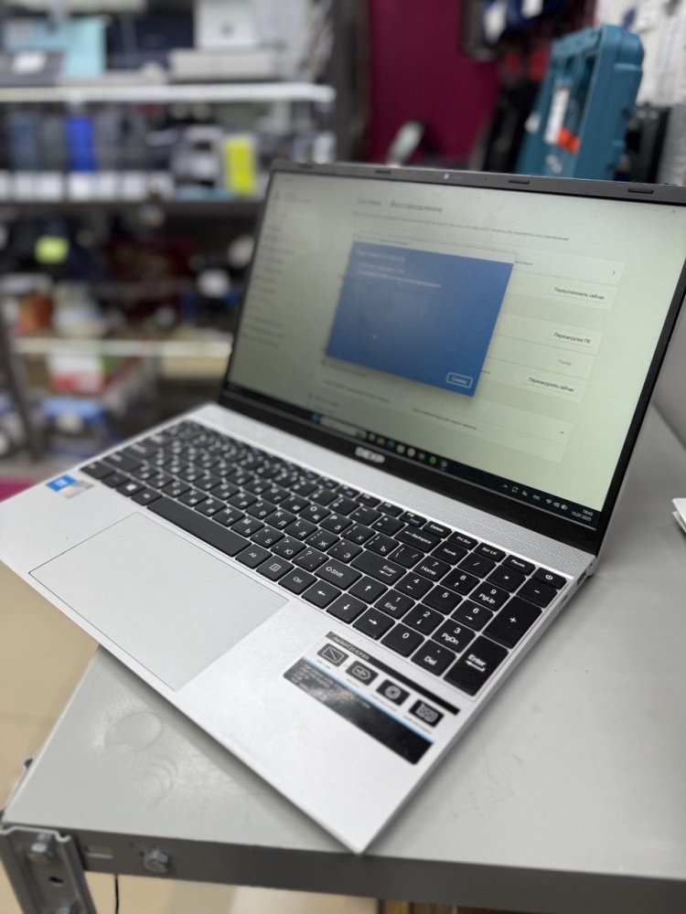 Ноутбук Dexp Aquilon c15