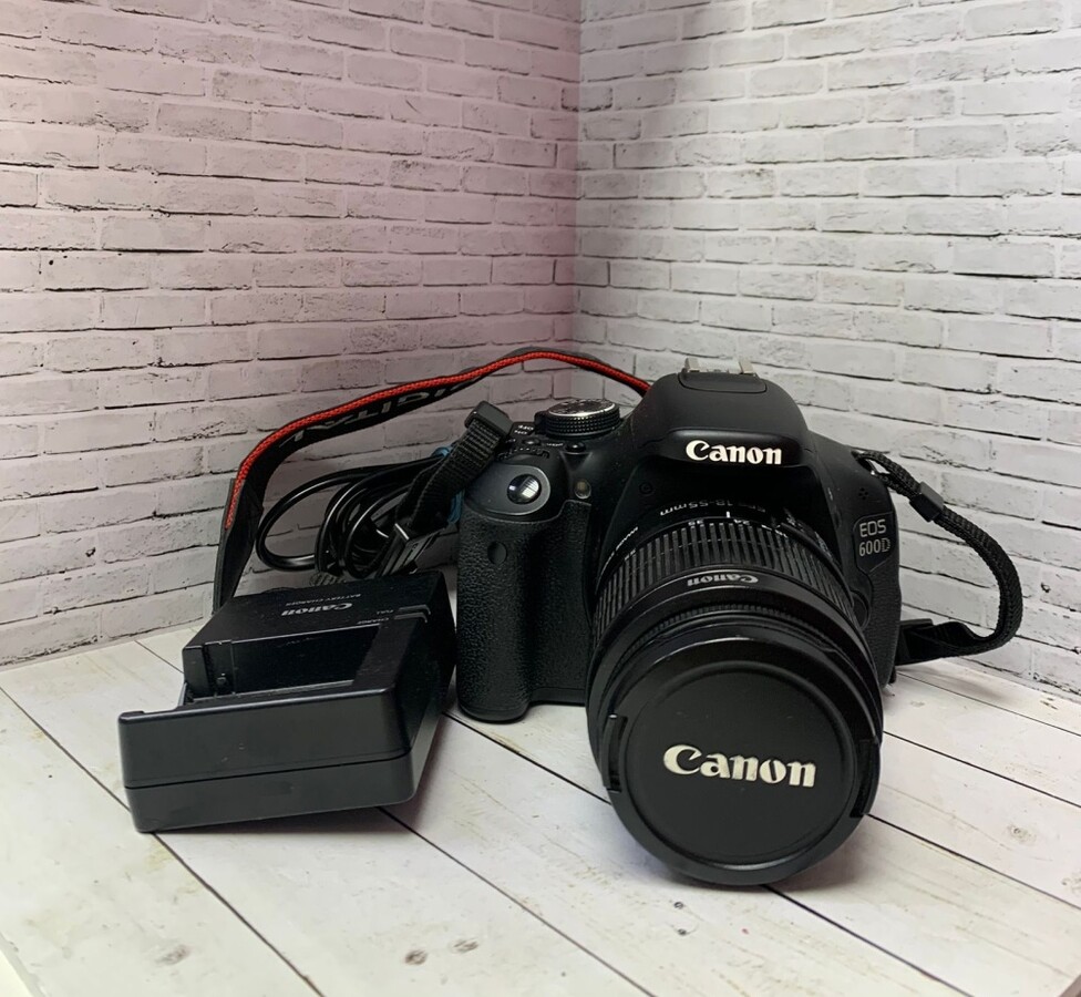 Фотоаппарат Canon EDS600D