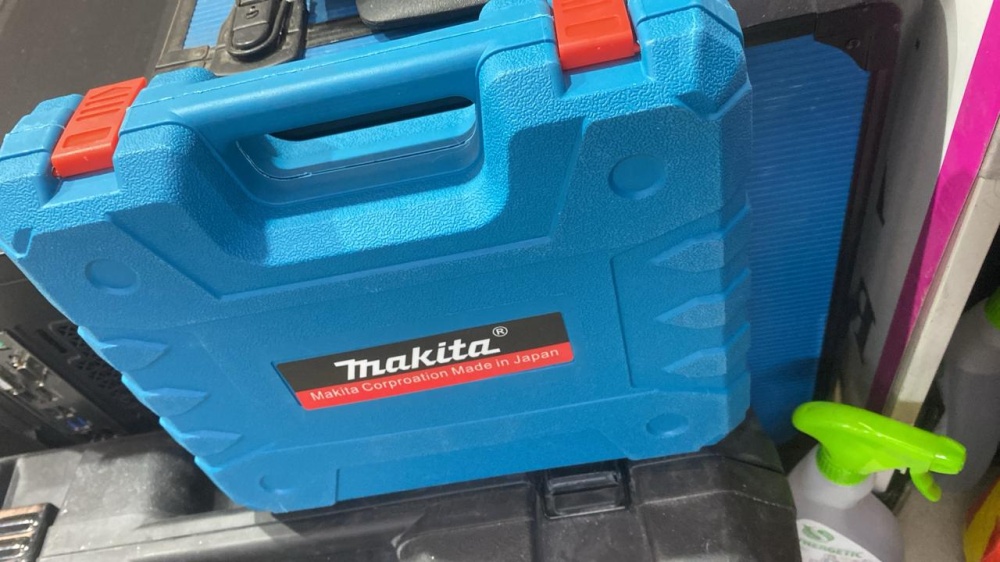 Шуруповерт Makita