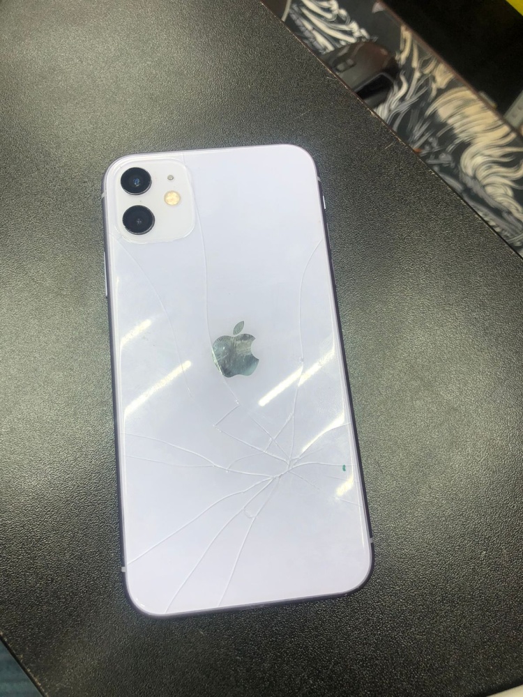 Смартфон iPhone 11 128 Gb