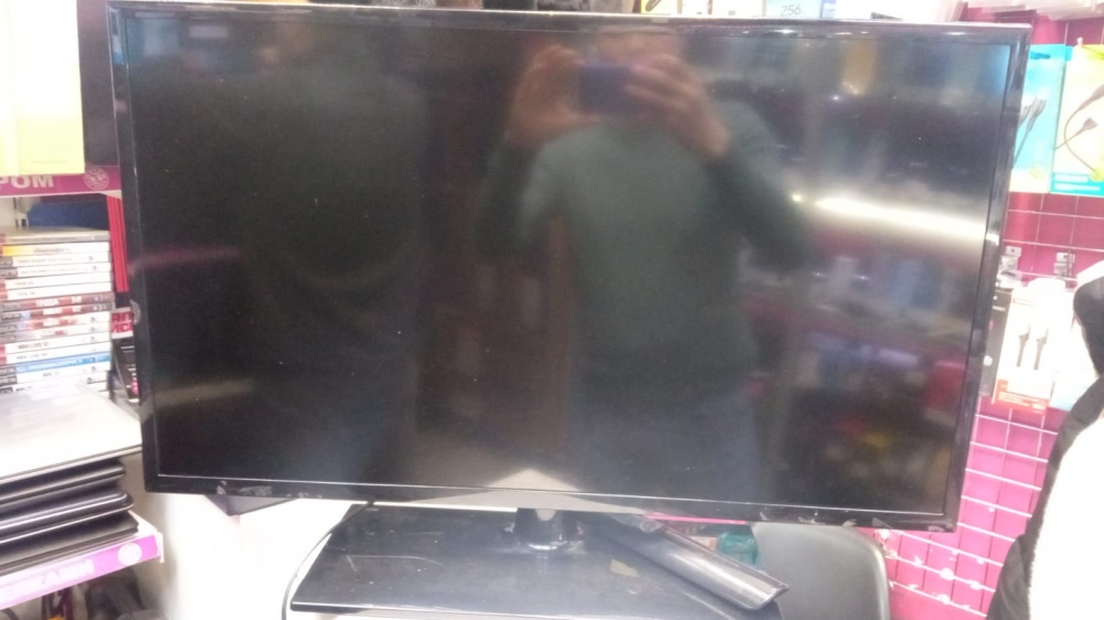 Телевизор Samsung 32F5300 Smart