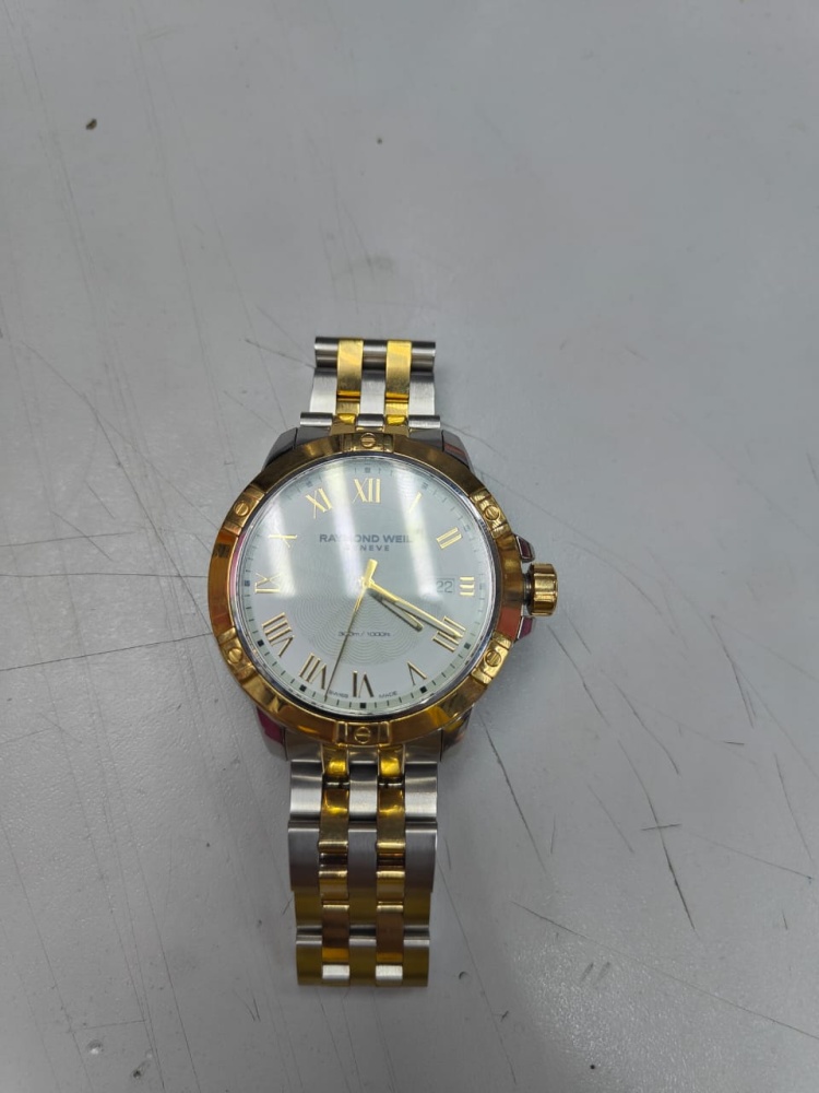 Часы Raymond Weil Tango 81601