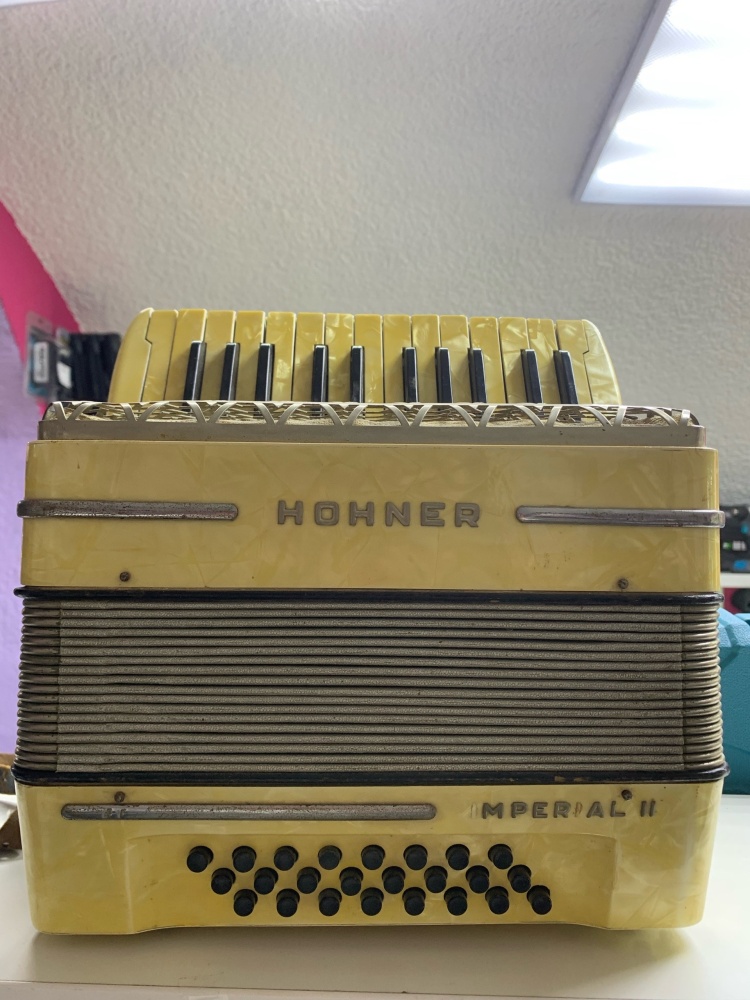 Гармонь Hohner Imperial 2