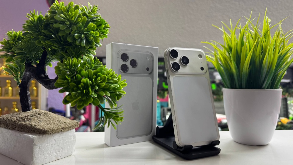 Смартфон iPhone Xr в корпусе 17 Pro 256Gb