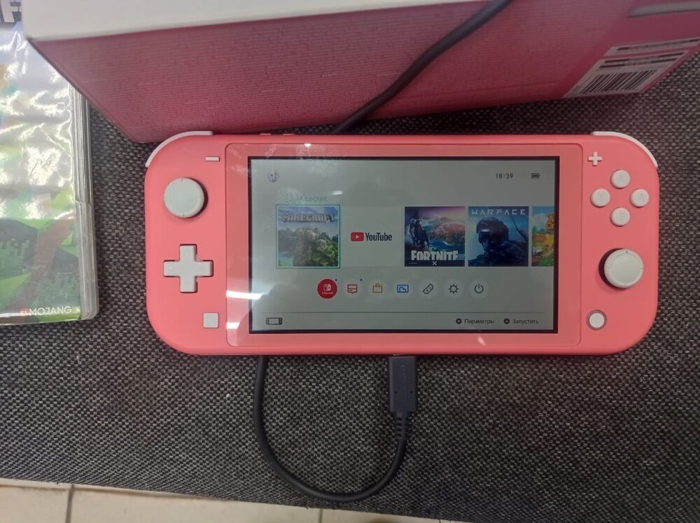 Игровая приставка Nintendo Switch LITE