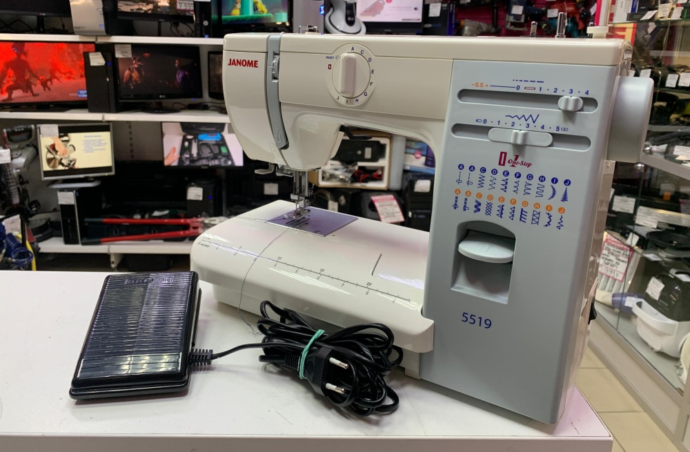 Швейная машина Janome 5519
