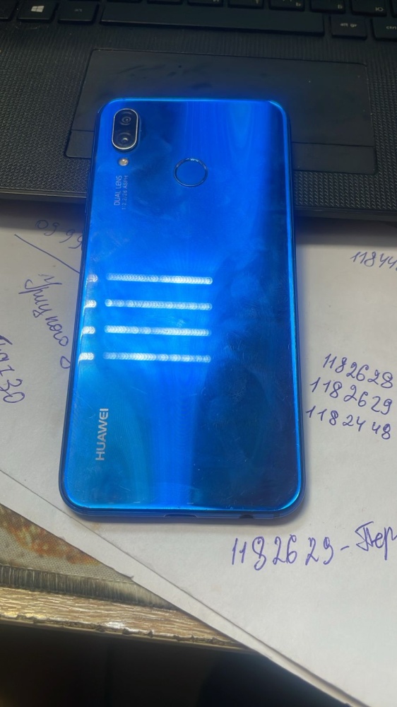 Смартфон Huawei P20 Lite