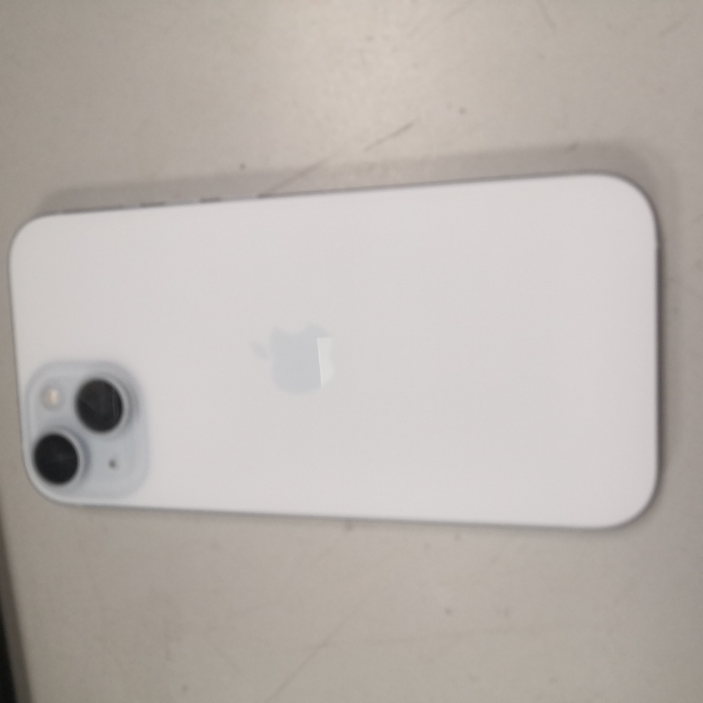 Смартфон iPhone 15 128