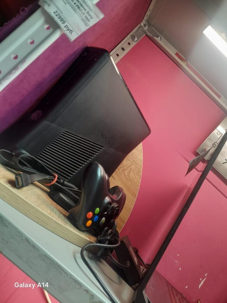 Игровая приставка XBOX 360