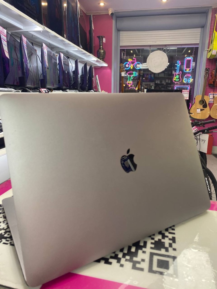 Ноутбук Macbook Pro 15 2017 i7/16/256