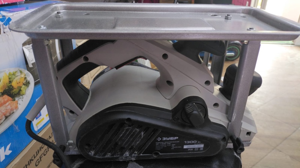 Рубанок Зубр ЗР-1300-110