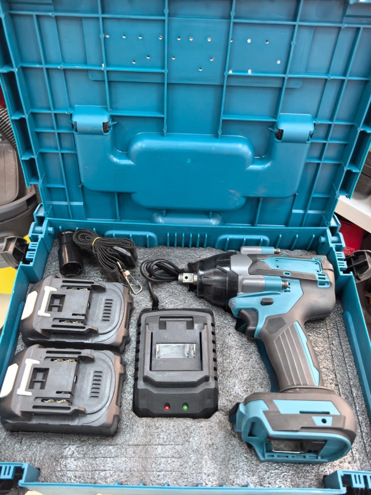 Гайковерт Makita