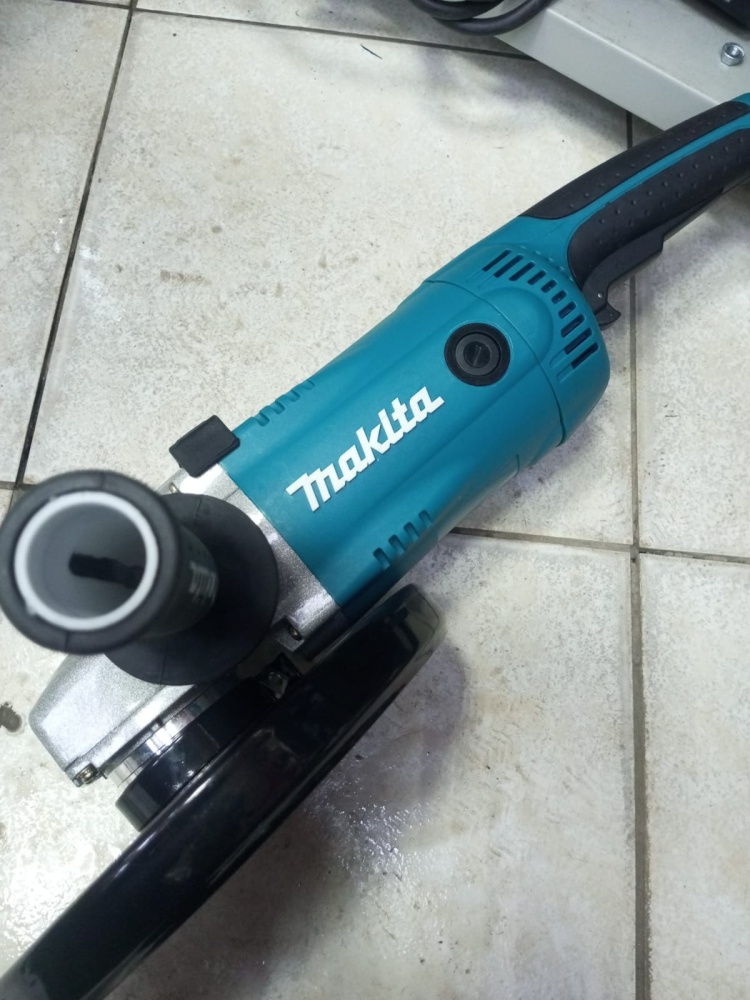 Болгарка MAKITA ga9020