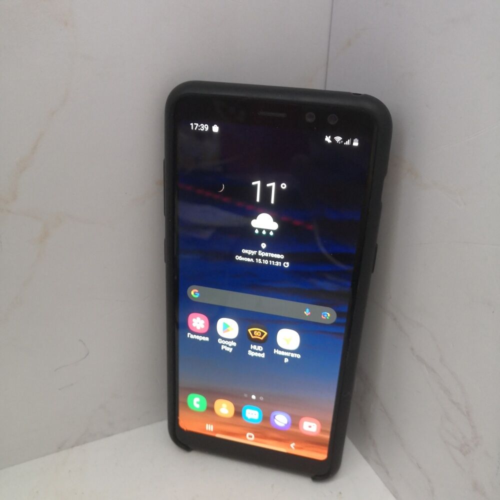 Смартфон Samsung A8 2018