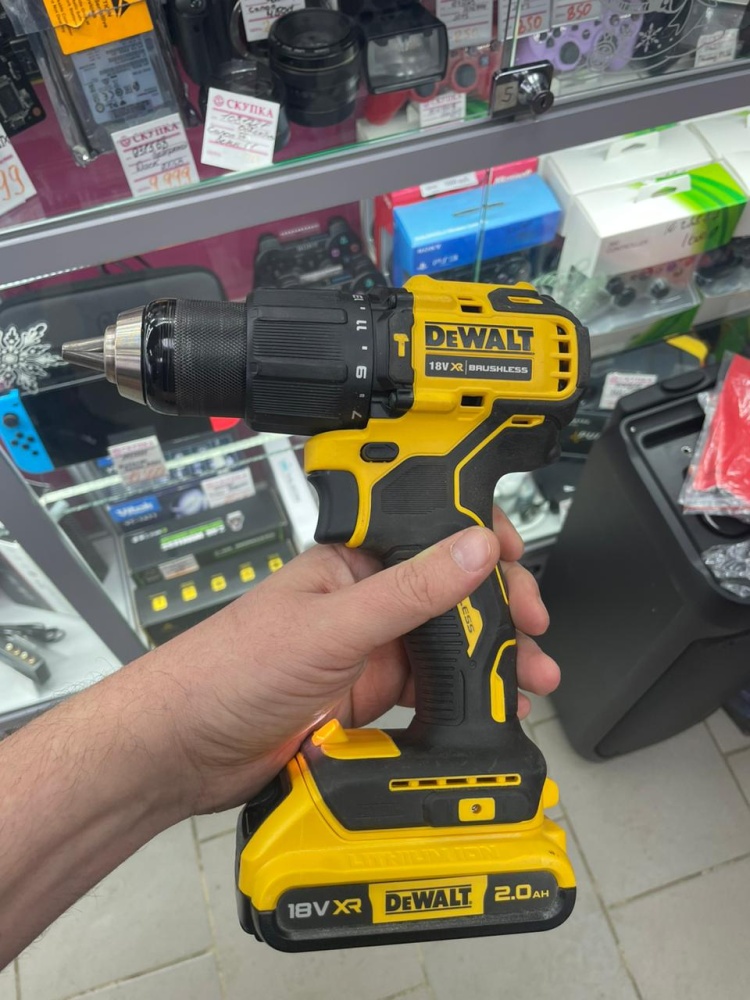 Шуруповерт DeWalt dcd709