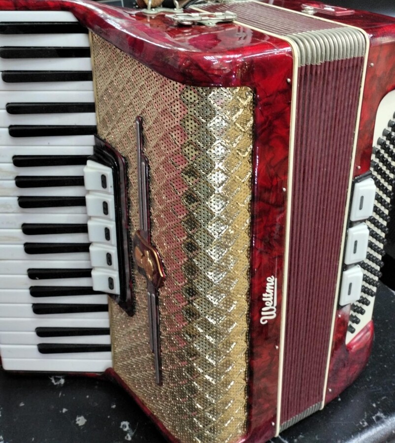 Аккордеон Weltme