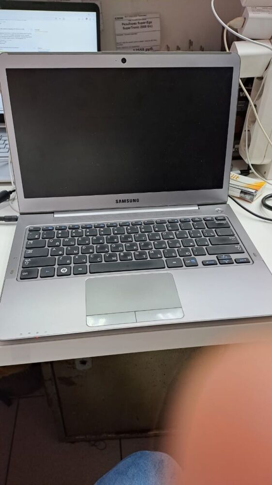 Ноутбук Samsung NP530 U3B