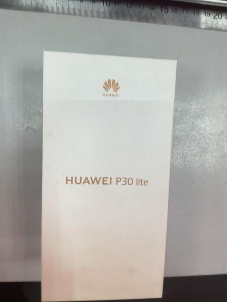 Смартфон Huawei P30 Lite
