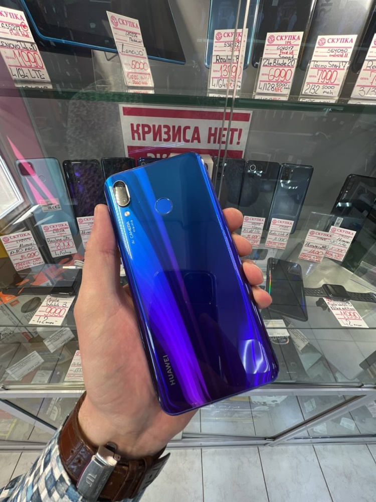 Смартфон Huawei Nova 3