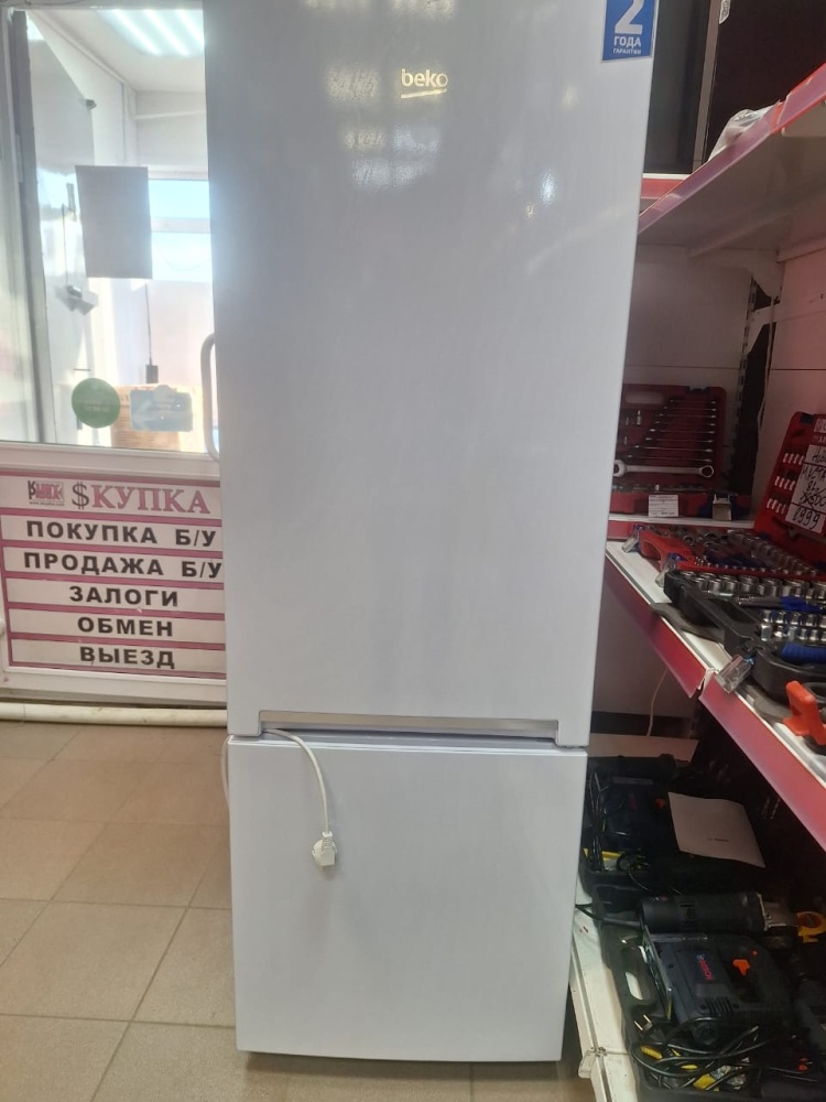 Холодильник Beko CSKDN6250MA0W