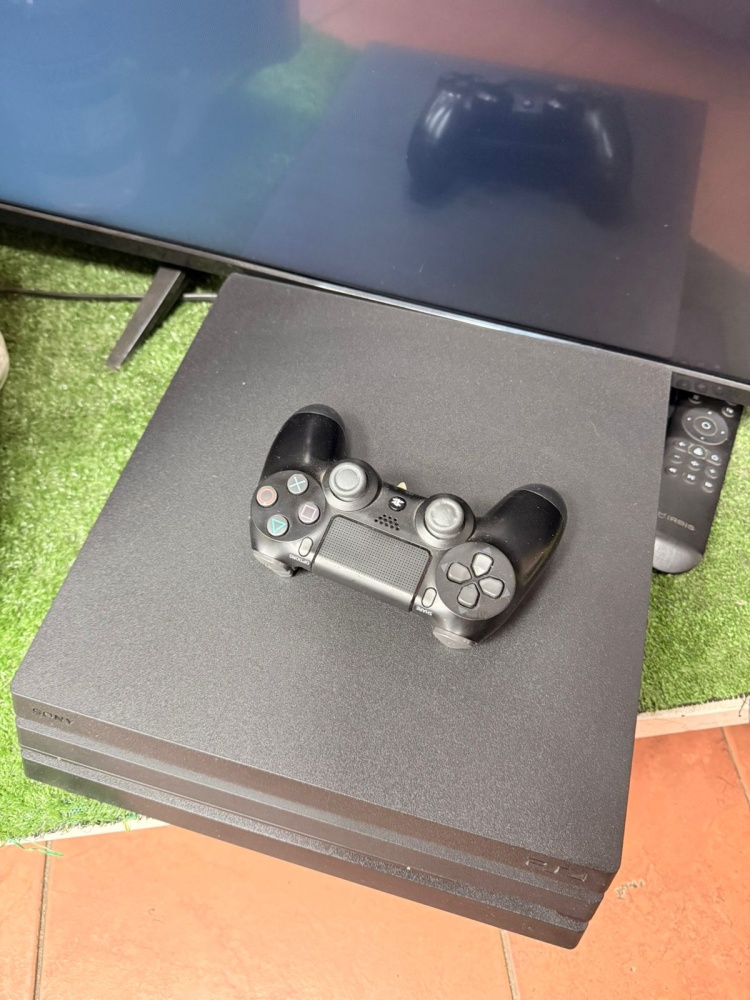 Игровая приставка Sony PlayStation 4 PRO