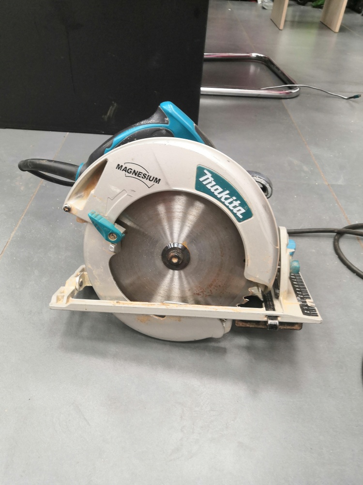 Циркулярная пила  макита