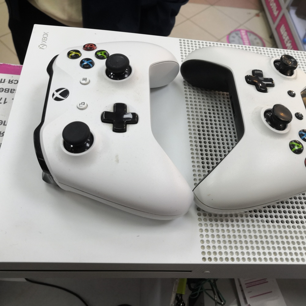 Игровая приставка XBOX ONE S