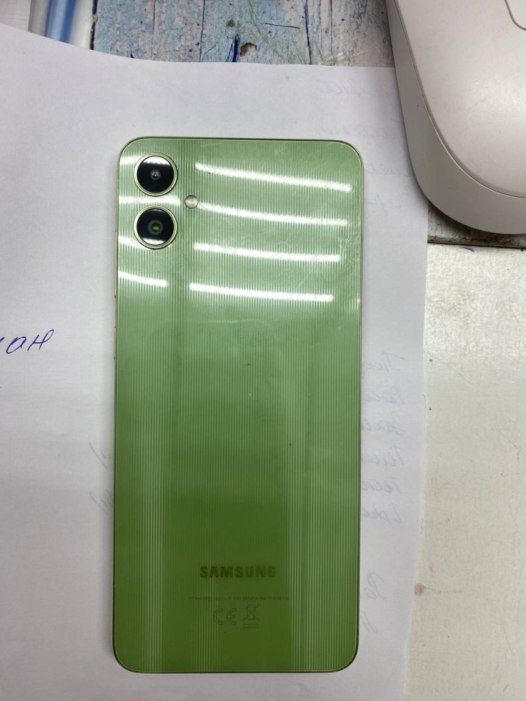 Смартфон Samsung A05 4\64gb