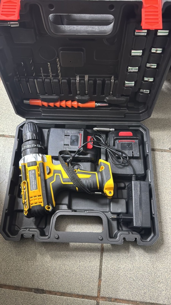 Шуруповерт DeWalt