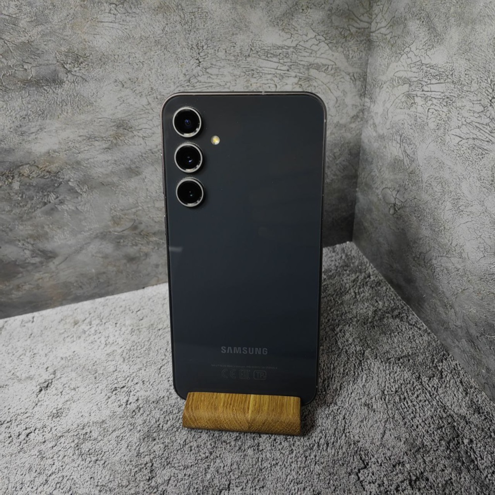 Смартфон Samsung S23 8/256Gb