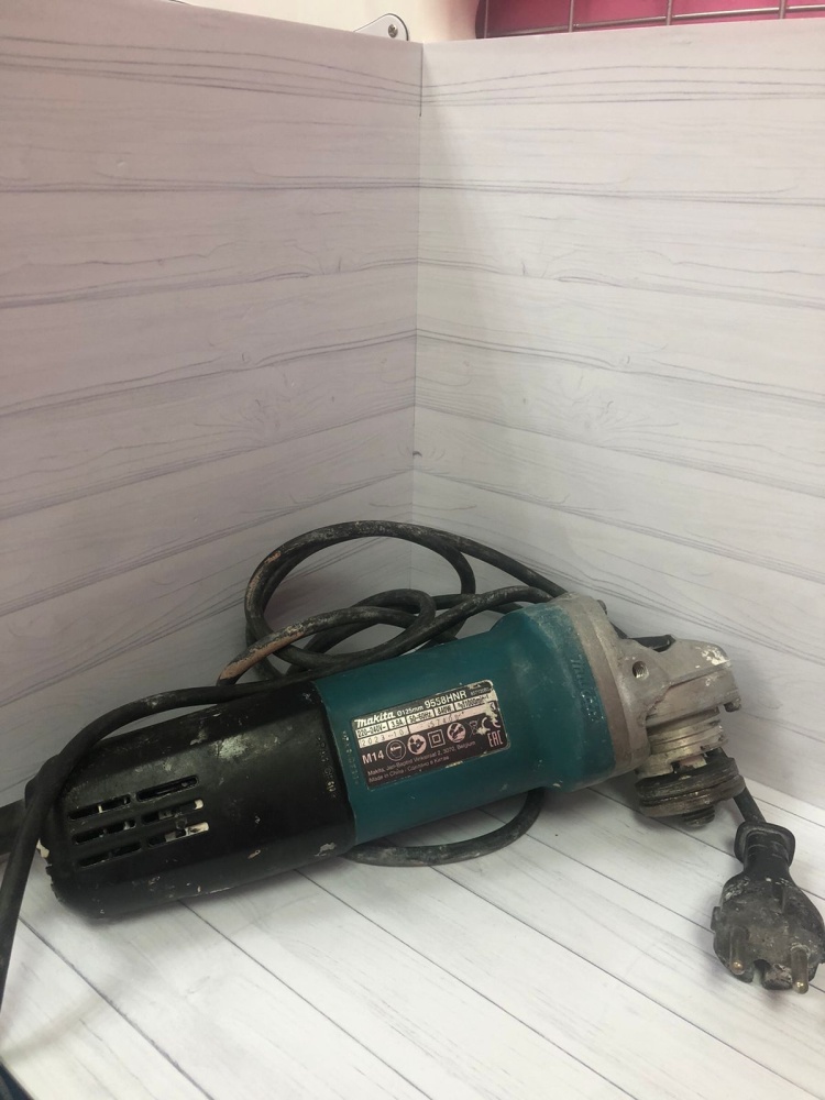 УШМ (Болгарка)  makita 9558hnr