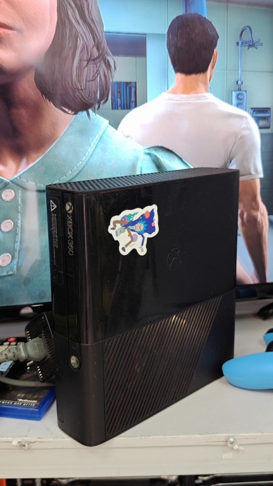 Игровая приставка XBOX 360