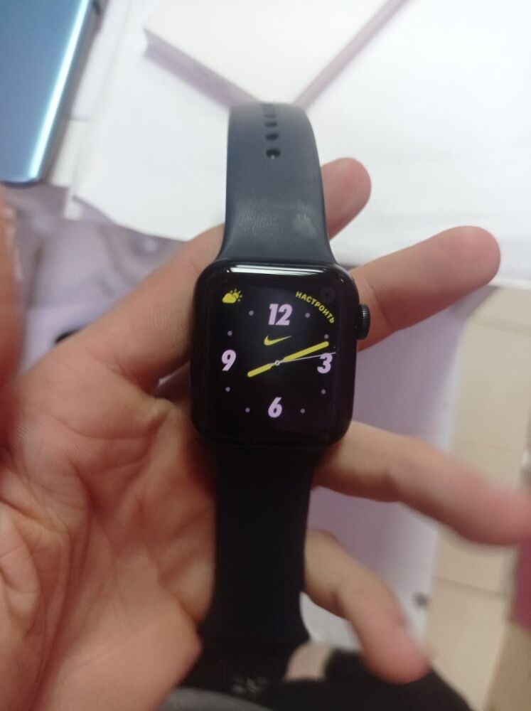 Часы Apple Watch SE 2022