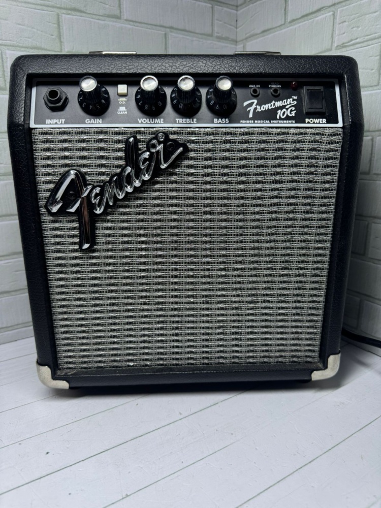 Комбоусилитель Fender Frontman 10G