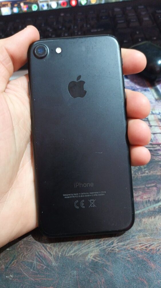Смартфон iPhone 7 32Gb