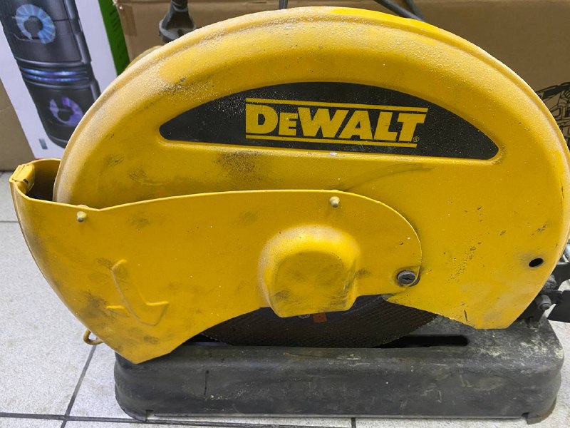 Пила отрезная Dewalt D28730