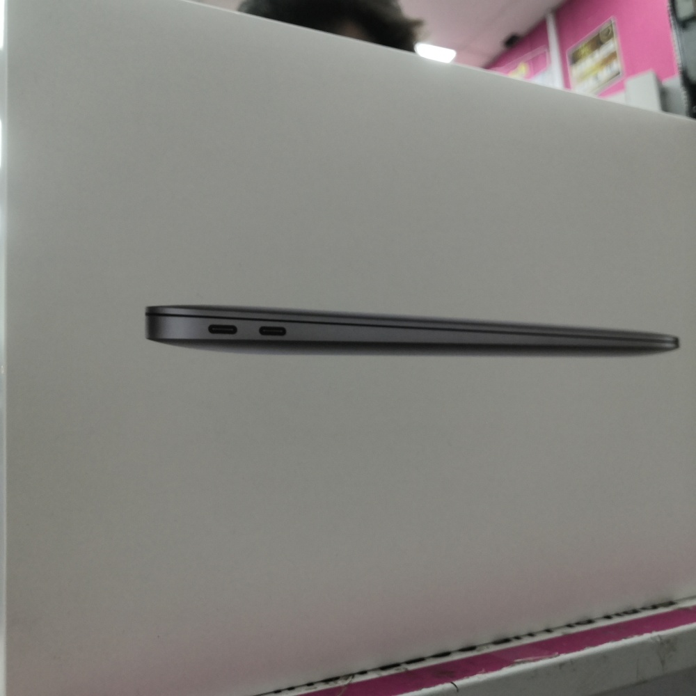 Ноутбук Macbook Air 2024 m1/8/256 20 циклов