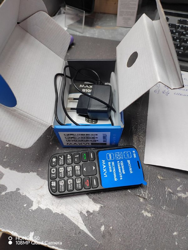 Мобильный телефон Maxvi