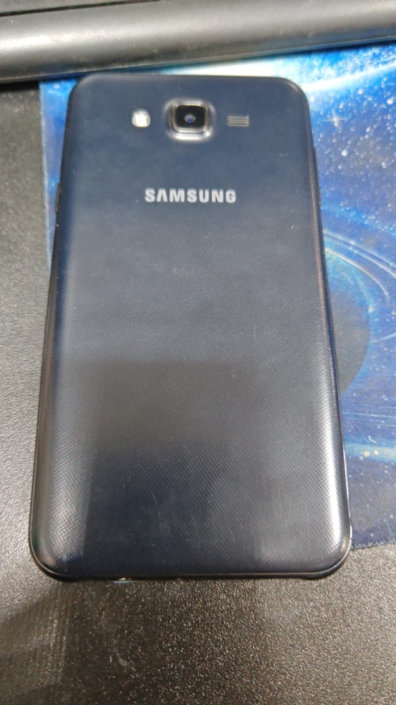Смартфон Samsung J7 NEO