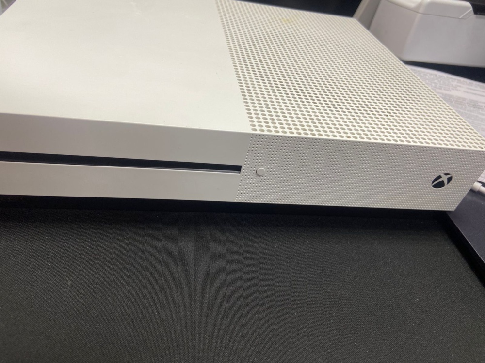 Игровая приставка XBOX ONE S