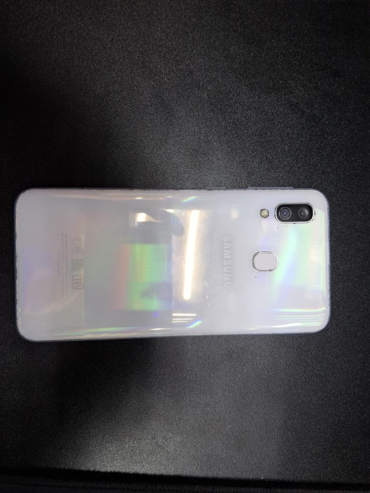 Смартфон Samsung A40
