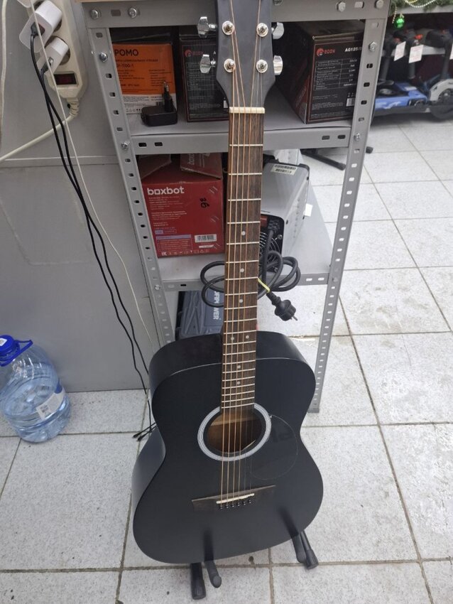 Стойка для гитары