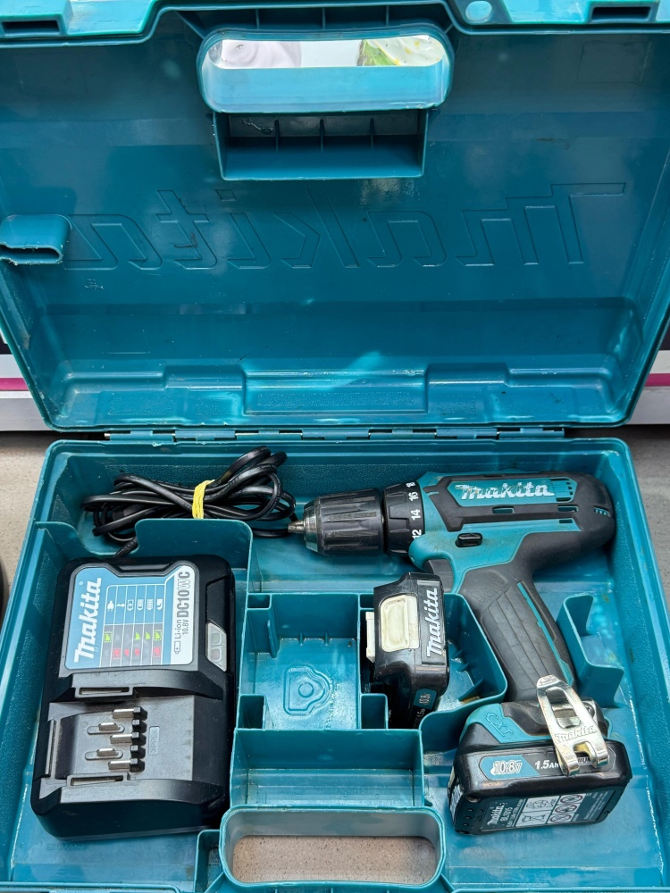 Шуруповерт Makita df333d 2 акб
